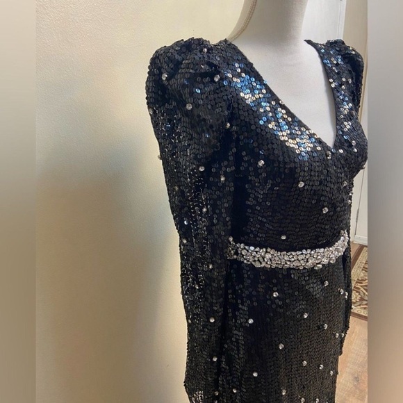 Mac Duggal Black Sequin Long-Sleeve V-Neck Gown with Rhinestone Waist Sz 4 New - Picture 8 of 12